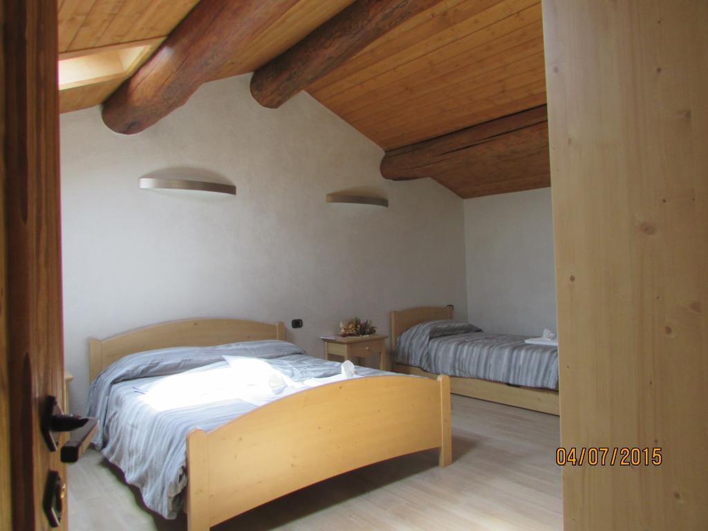 Locanda Il Campo Della Quercia San Damiano Macra Quarto foto