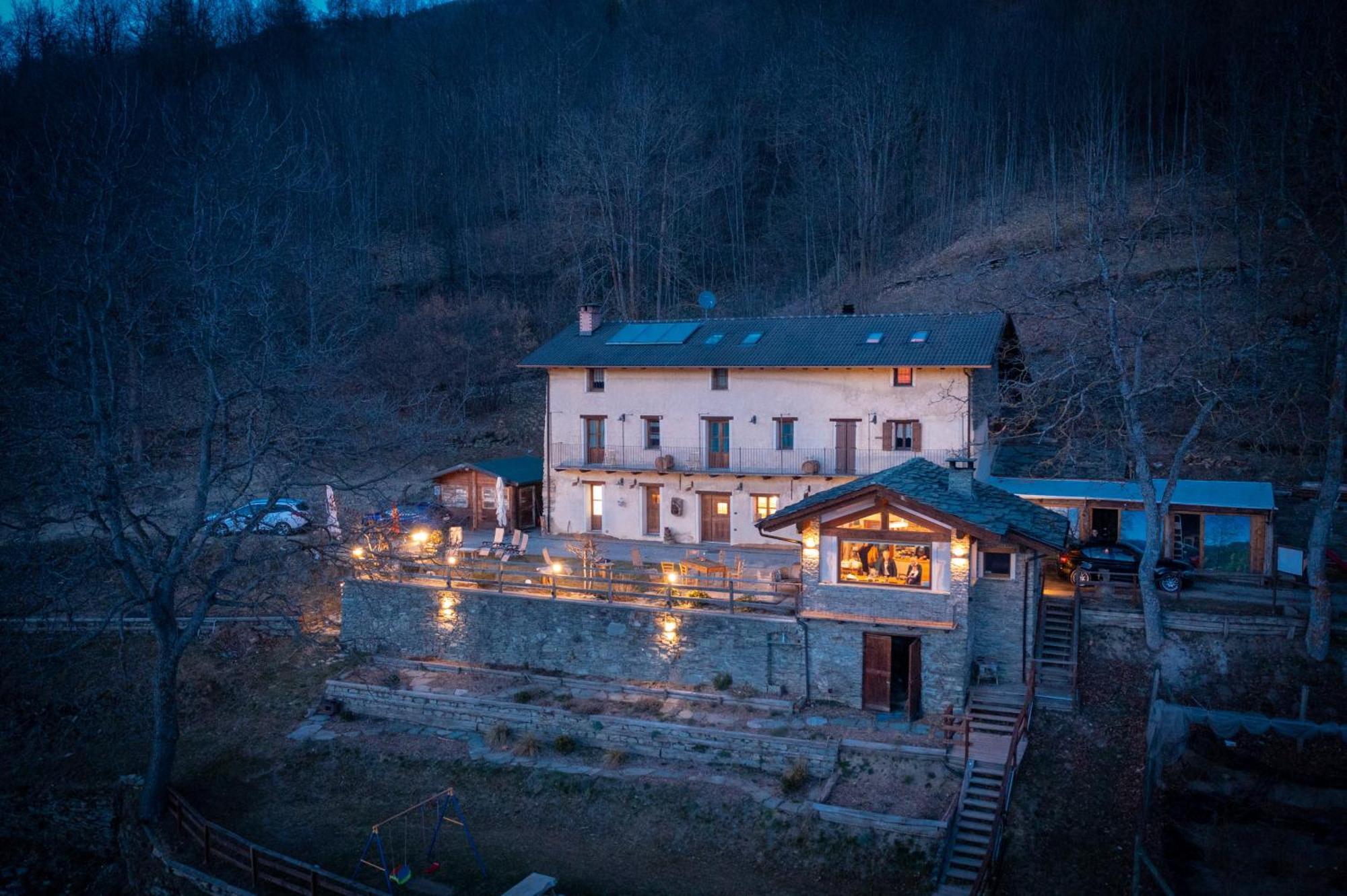 Locanda Il Campo Della Quercia San Damiano Macra Exterior foto